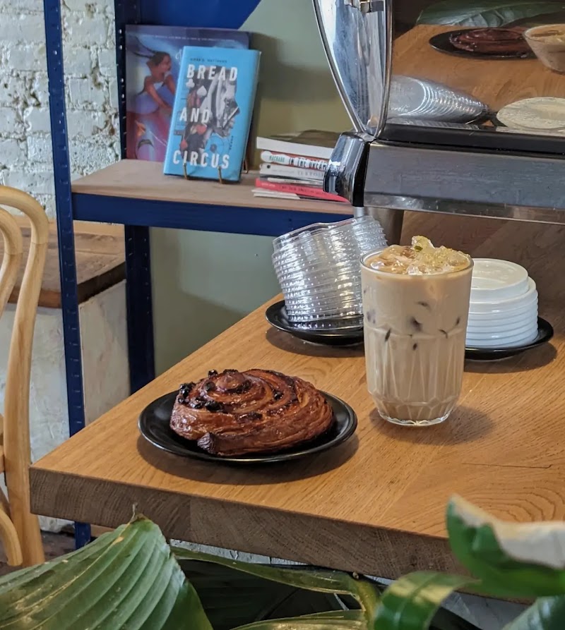 Early Yves Cafe 3