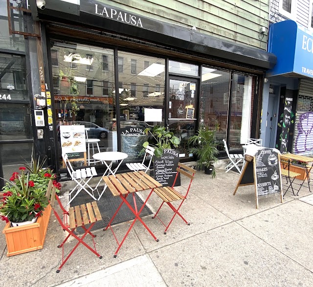 La Pausa Coffee Brunch & lunch coffee shop in Brooklyn
