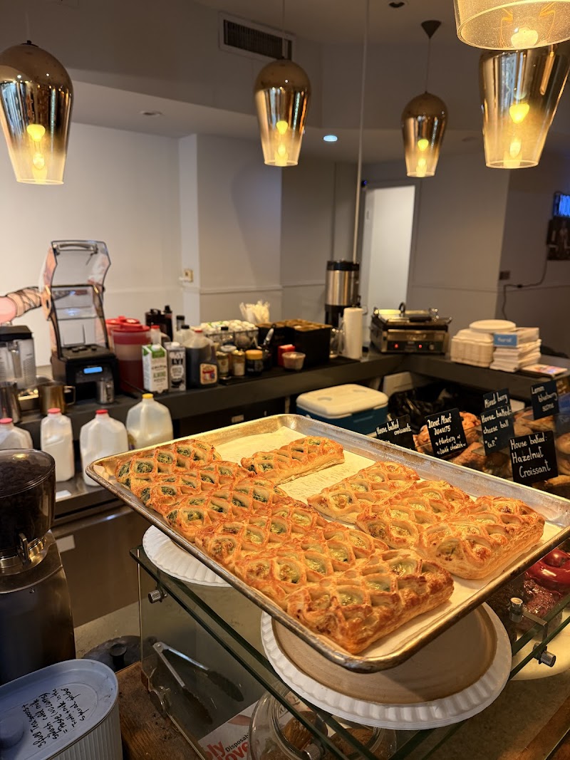Nerd Be Cool Coffee Shop Espresso & Matcha Lab Juice & Smoothies Bar 4