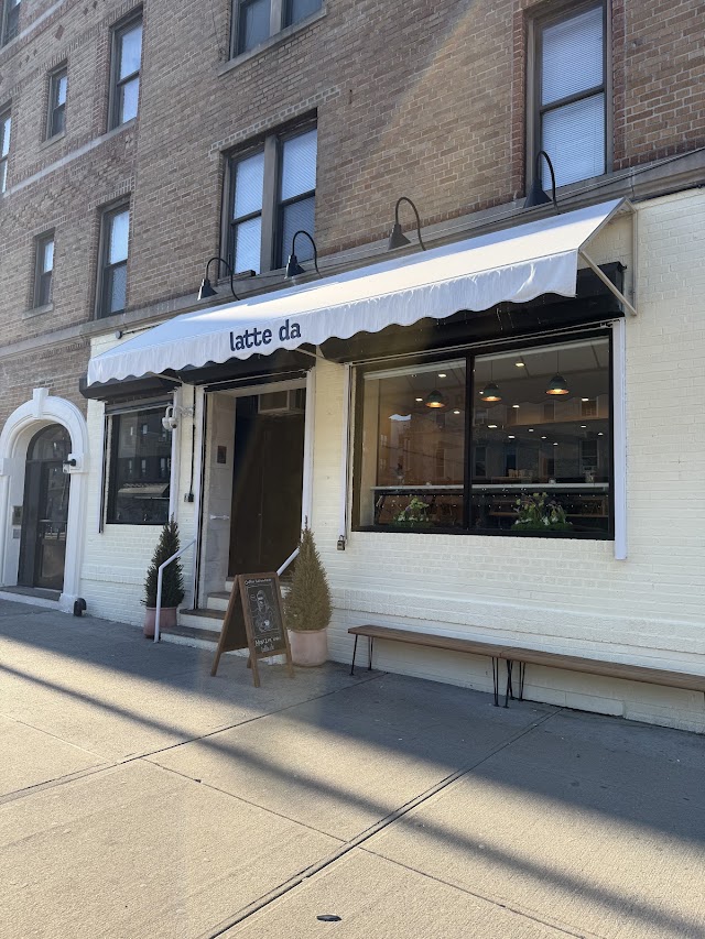 Latte Da coffee shop in Brooklyn
