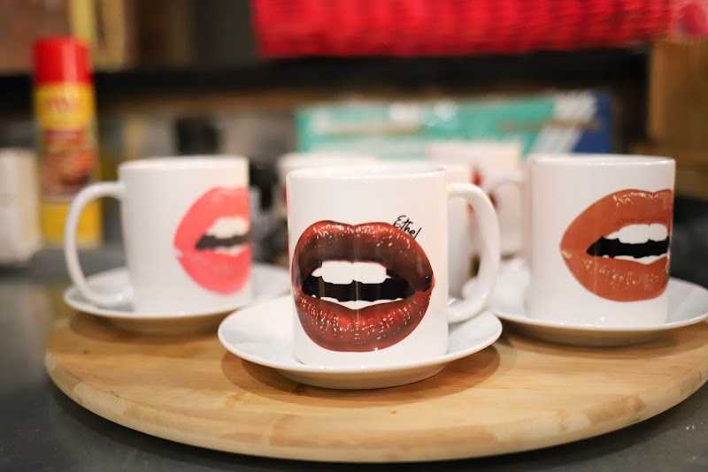 Lips Cafe 2