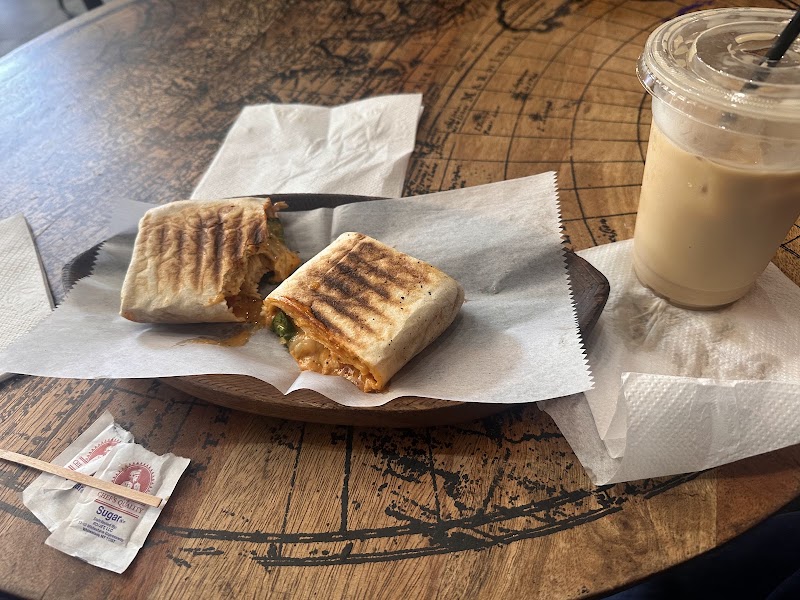 Lips Cafe 4